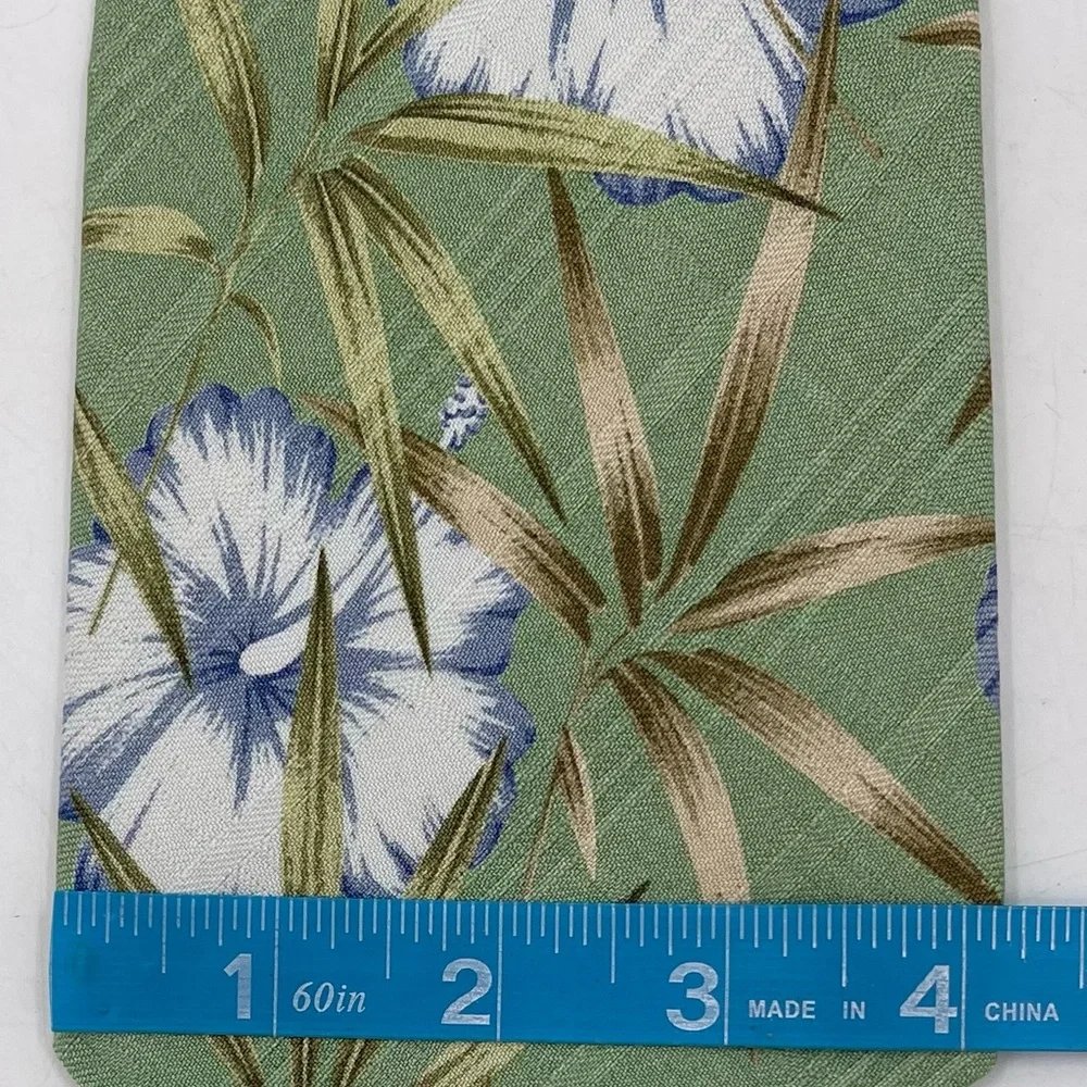 Tommy Bahama Floral‎ Hibiscus & Bamboo Green Men’s Silk Necktie Tie 4.25 x 57”